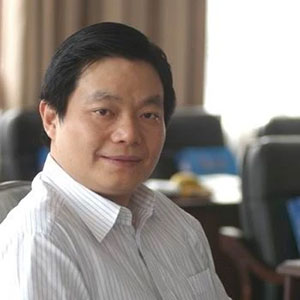 章鹏飞.jpg