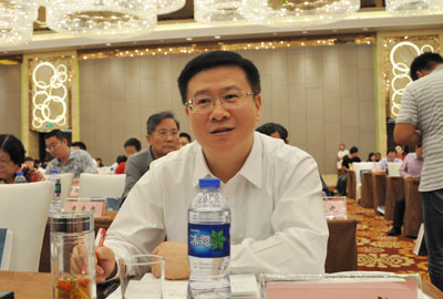 杭州市副市长徐文光主持论坛